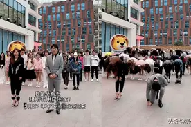 高调复出却套路满满，5万部手机只是噱头：辛巴依然本性难改图片