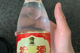 正宗清香汾酒之一黄盖玻汾，五十以内，纯粮酿造，值得拥有图片