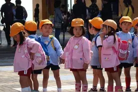 在日本为什么放心让小学生自己上下学？图片