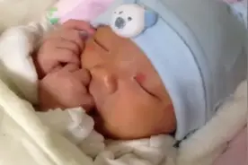 新生儿“早睁眼”比“晚睁眼”命好？家人别愁，差别的原因有3点图片