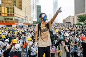 黄丝出少年？小学生竟被乱港分子追捧成“英雄”图片