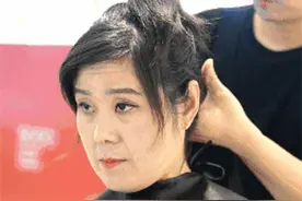 河北63岁大爷男扮女装30年，赚百万家产，妻子因忍无可忍离去图片