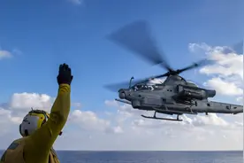 AH-1Z“蝰蛇”武装直升机，专属四等人的重型武装直升机图片