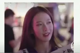 当初那个一夜爆火的“成都小甜甜”，引众多富豪表白，现状如何？图片