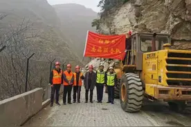 108国道山体19日发生塌方 目前已抢通恢复车辆通行 未有人员伤亡图片
