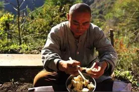 终南山上“修士”破5000，食物短缺，咸菜地位上升成了“神仙菜”图片