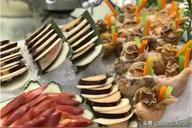 福建南安火了24年的老酒楼，有很多大佬土豪出没，门口停满豪车图片
