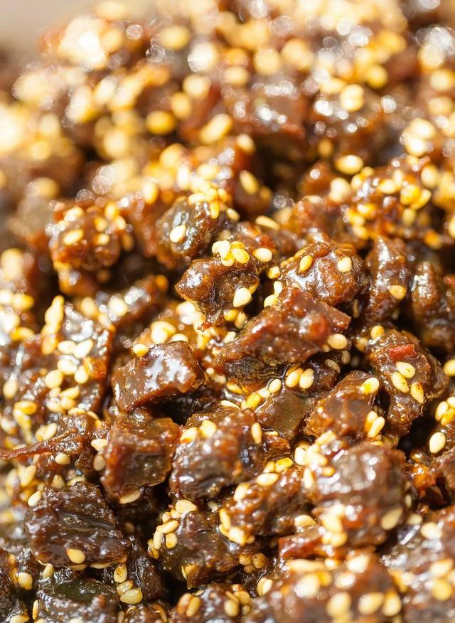 跷脚牛肉：乐山人的市井和江湖