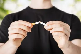 有人说吸烟久的人不能突然戒烟，只能少吸，不能戒是真的吗？视频封面
