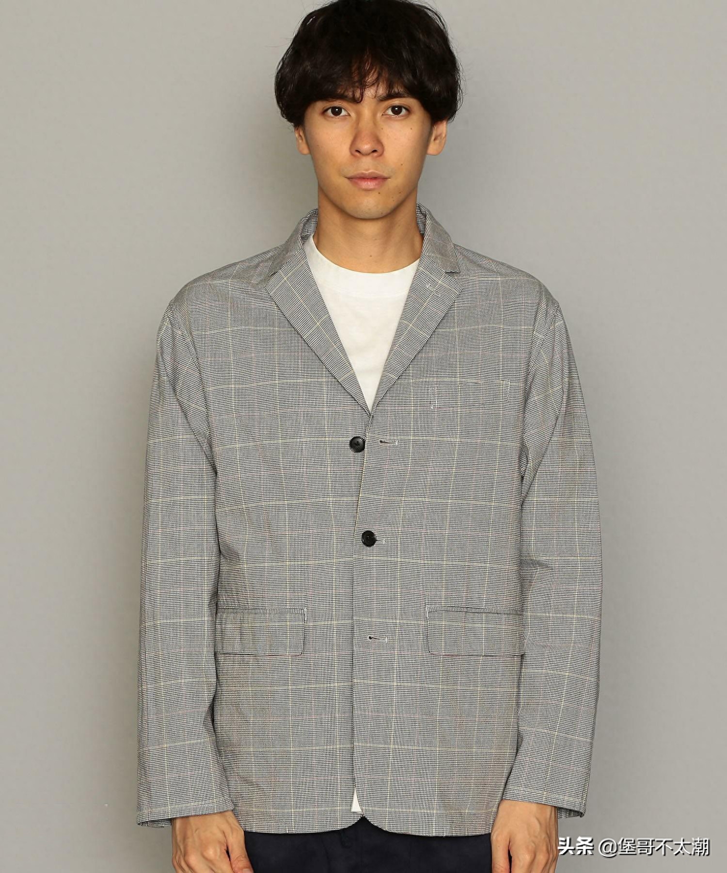 父亲节快到了,给爸爸选件男士必备休闲西服吧,潮流西服款式推荐