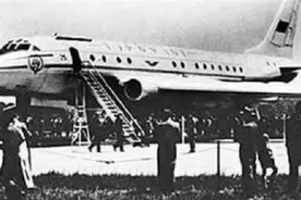 消失35年客机重现人间，50名乘客容颜不变，穿越时空终是一场骗局图片