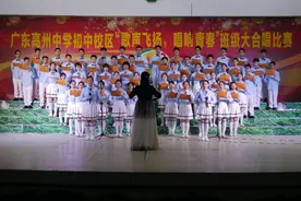 "歌声飞扬，唱响青春"高州中学初中校区举行班级大合唱比赛图片