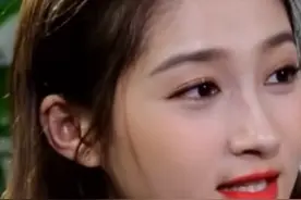 关晓彤太会说话！被嘲声音难听，直言：张艺谋夸我好听图片