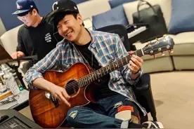 林俊杰同款Travis Scott x Nike SB Dunk Low“Jackboys”腰果花图片