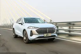 全新旗舰袭来 抢先试驾WEY摩卡 2.0T图片