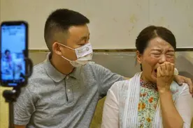 央视主持辣评错换人生28年，被强制下线后，白岩松发声深得人心图片