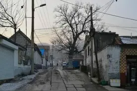 山东村落有个罕见姓，《百家姓》中查无此姓，自称明朝皇族后裔图片