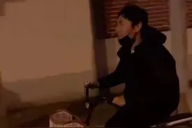 秦昊上演寒风中追妻，伊能静晒视频狠夸老公，二人成两岸夫妻典范图片