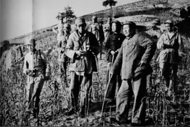 47年中央900多人被敌7个旅追至黄河，形势危急，毛主席：给我支烟图片