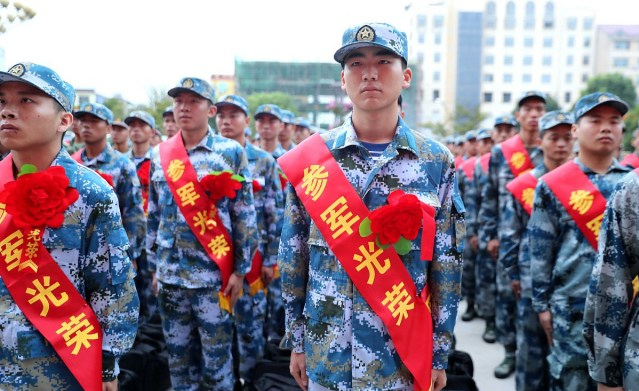 应届毕业生当兵，从“学校”和“老家”报名有“讲究”，望周知