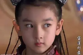 ​宋祖儿的腰臀比例真是绝了，从乖乖女到精致辣妹，简直判若两人图片