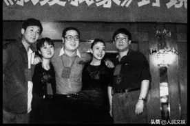 《我爱我家》这是什么神仙剧：夏雨、姜文“只配露脸”，冯小刚、陈凯歌观众席打call，王朔幕后策划图片