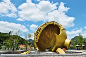 戳破茅台的神话：“怒摔酒瓶振国威”的故事，假在哪？图片