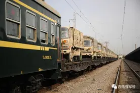 驻训贺兰山，硝烟仍未散图片