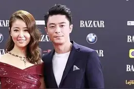 林心如小腹微凸和老公霍建华出席活动，获老公甜蜜搂腰宠出婴儿肥图片