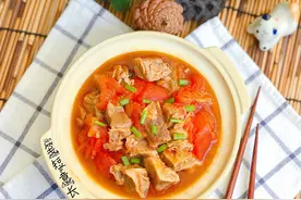 明天寒露别忘贴秋膘，用西红柿炖牛腩，汤浓肉香又暖身，老少皆宜图片