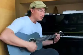 开口跪！陈奕迅自弹自唱，深情演绎大秀唱功被赞行走的CD图片