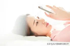 长时间看手机对眼睛的危害？图片