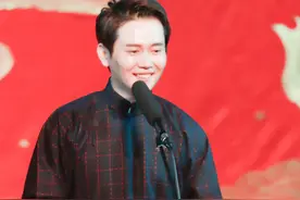 孟鹤堂危险发言，拿师兄弟砸挂逗干妈一乐，这群人日常生活太可乐图片