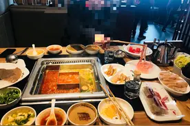 一顿火锅的真实，成年人的双标现场，看出人的本质图片