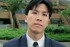 英雄迟暮！57岁甄子丹真实状态曝光，头发斑白无眉，面部浮肿显老图片