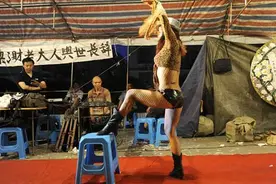 “脱衣舞”成“新民俗”？乡村文化的问题根源思考 | 文化纵横图片