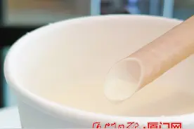 纸质吸管被吐槽 奶茶新搭档可降解吸管上岗图片
