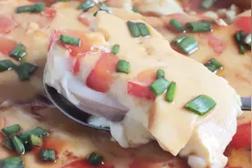 教你鱿鱼蒸蛋的家常做法，口感嫩滑爽口，美味又营养，做法超简单视频封面