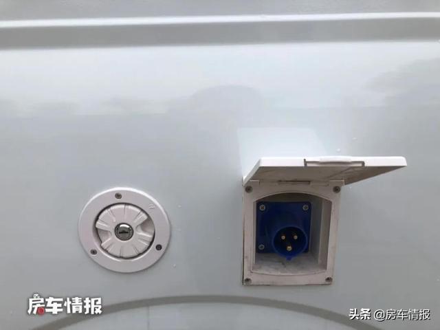 新款大通V80房车来了！16.58万起车长5米，2人玩刚好代步开也轻松