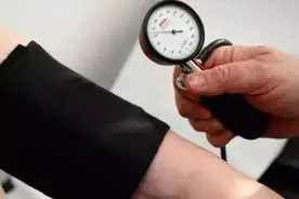各年龄段血压血糖血脂对照表，值得收藏图片