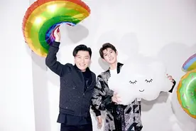 常石磊与王源互动，意外暴露性取向问题，网友质疑其骗婚图片