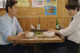 小哥哥去吃泡菜面片汤加烧酒，谁知吃完后竟突然闹肚子，太悲催了视频封面