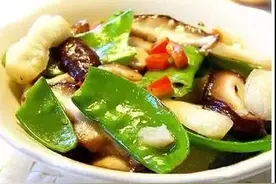 每日一菜 素菜品鉴 香菇荷兰豆炒马蹄图片
