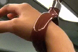 搞笑GIF：我也想低调啊，可实力不允许啊图片