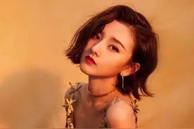 宋祖儿展现成熟魅力，轻熟搭配又飒又美，时尚穿搭简直太前卫图片