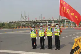 离郑证明怎么开？记者探访：没有统一格式，学生返校需提供开学通知图片