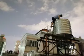 嗞嗞~ 昆明一小区“神秘噪音”扰民 民警在楼顶发现...图片