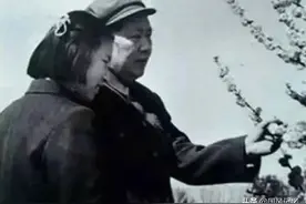 毛主席和子女们在一起乐享天伦。今天谁还会记得他图片
