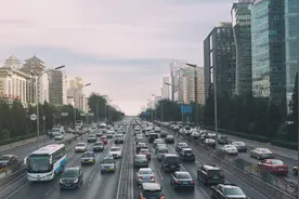 时评：切实筑牢安全生产的“堤坝”图片