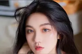 美女明星壁纸分享，欧阳娜娜图片